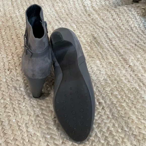 Easy Spirit Gray Ankle Booty - Picture 5 of 11